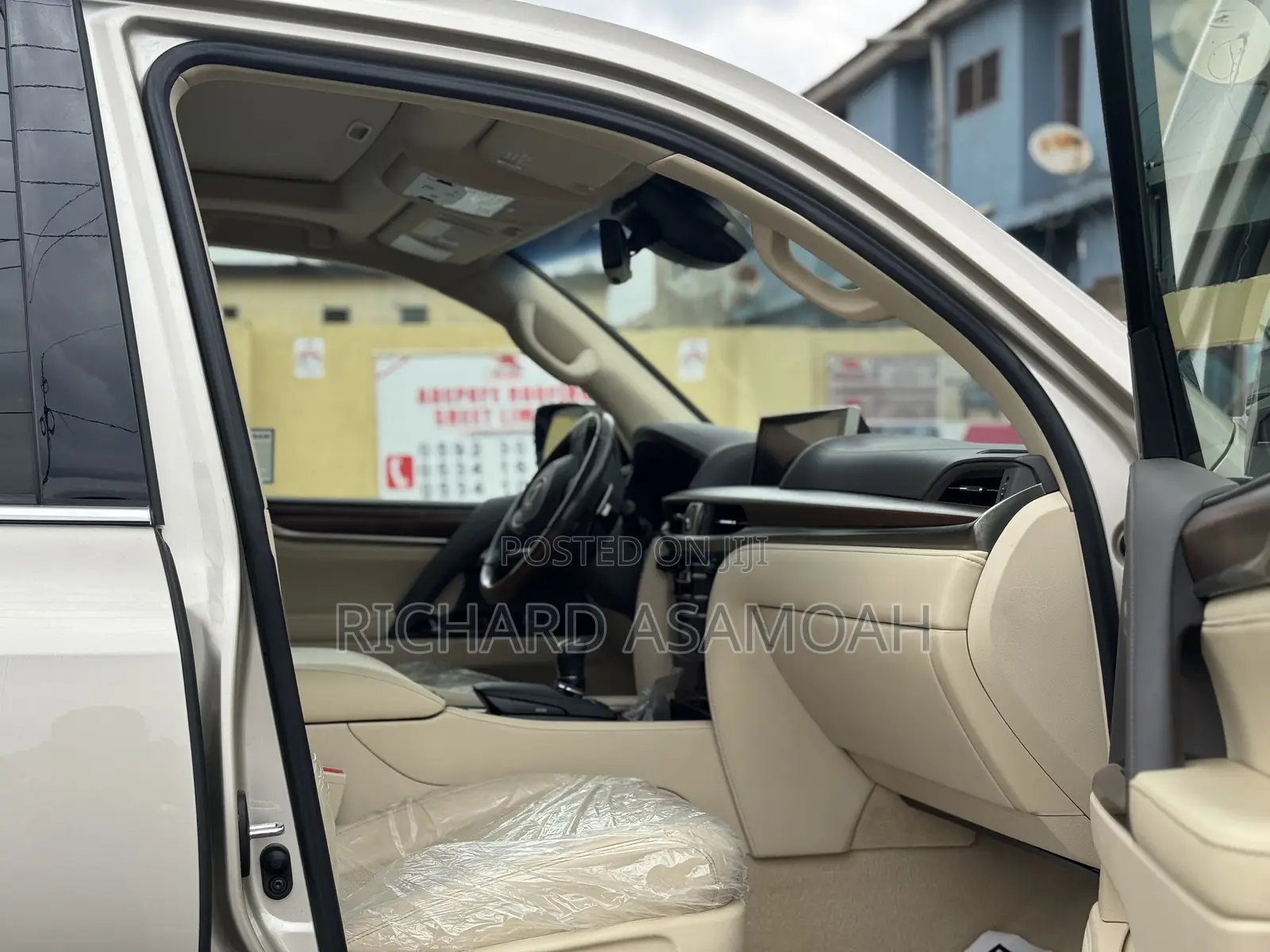 Lexus LX 570 AWD 2016 Gold