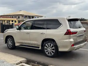 Lexus LX 570 AWD 2016 Gold