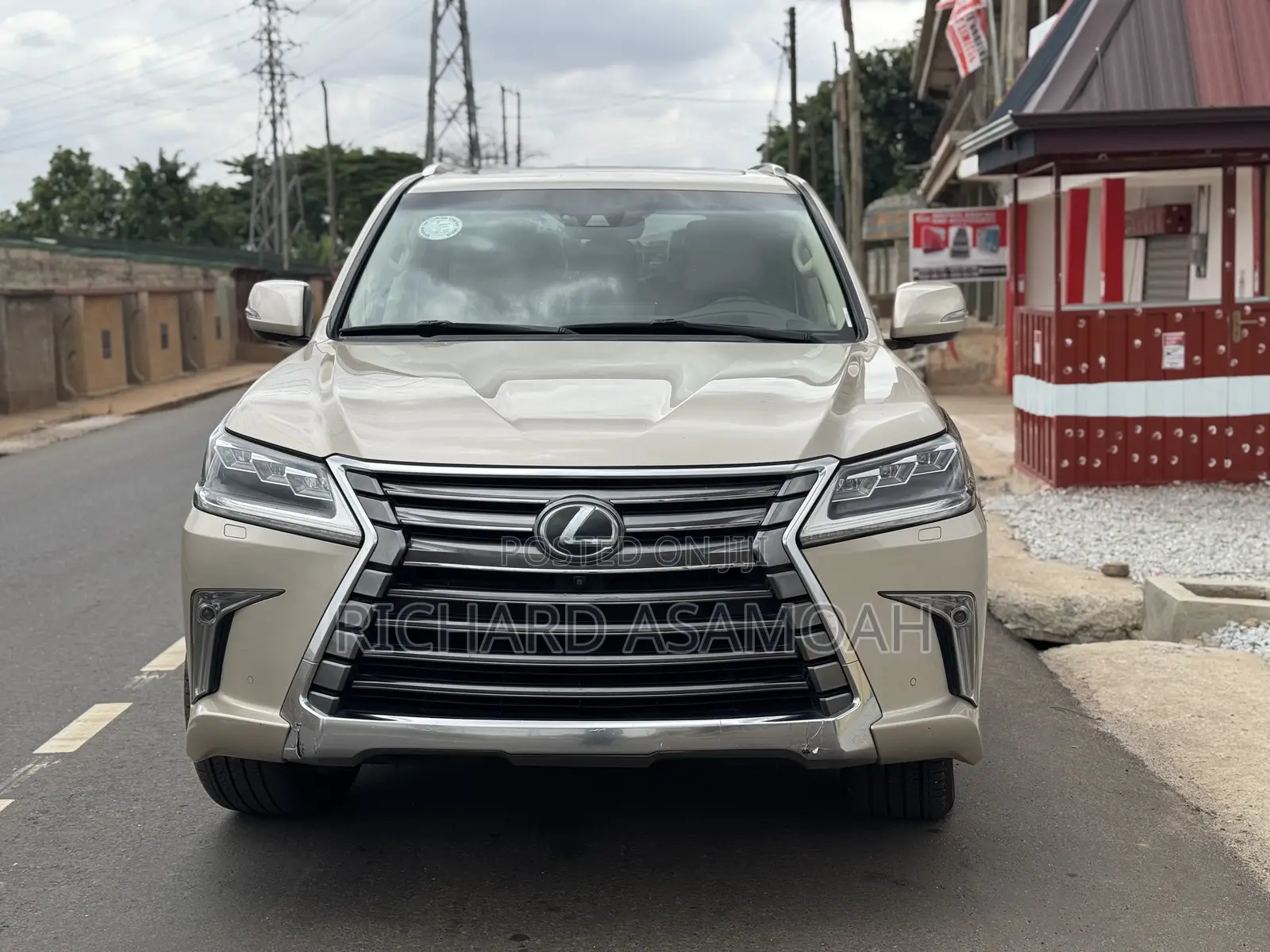 Lexus LX 570 AWD 2016 Gold