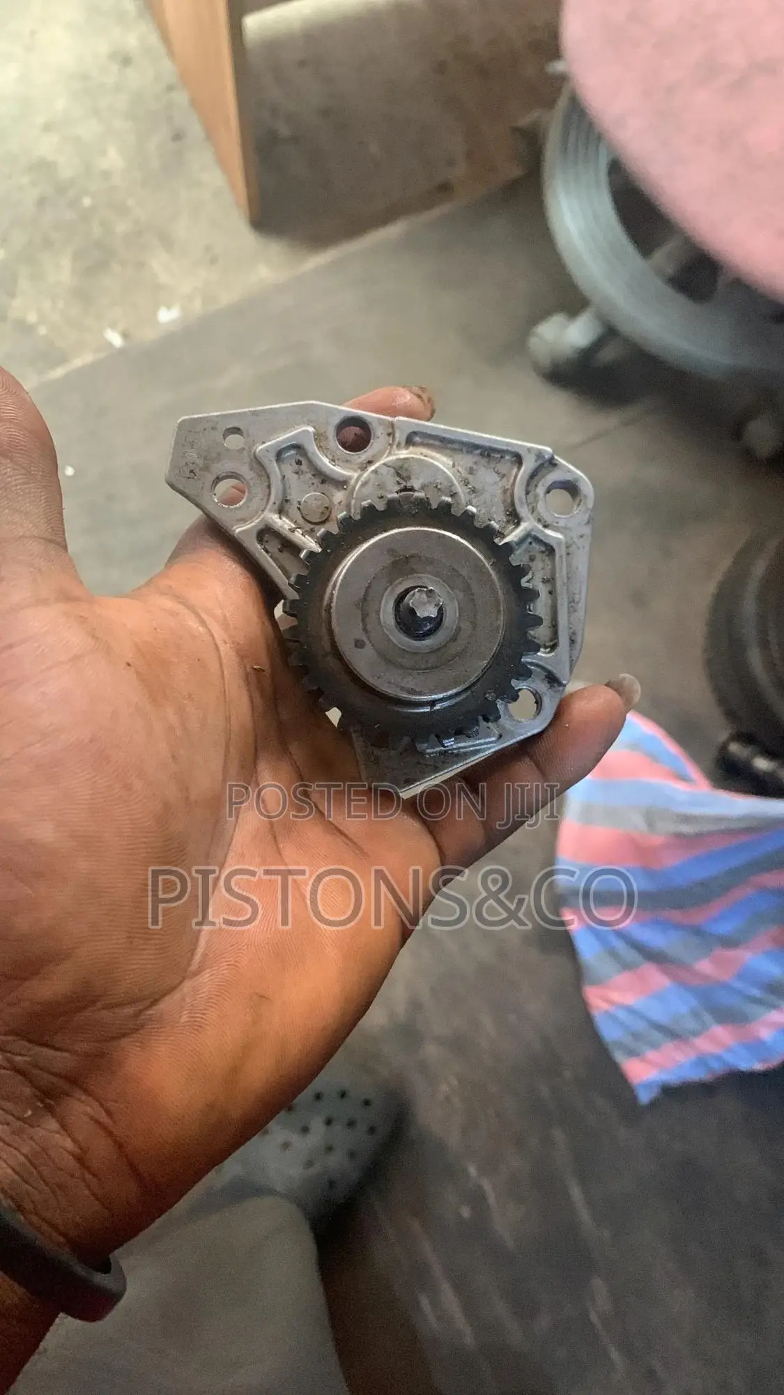 Nissan Almera 2013 Crankshaft and Oil Pump