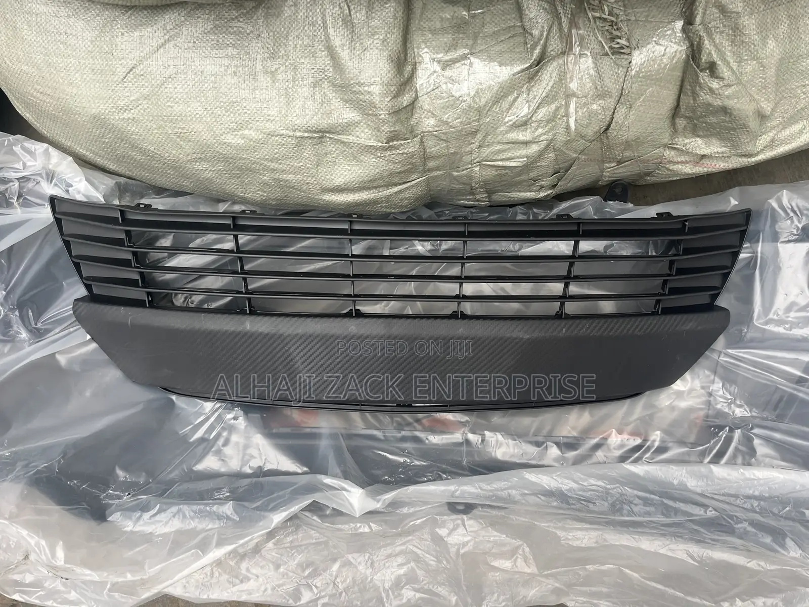 Corolla 2014 Bumper Grille Le