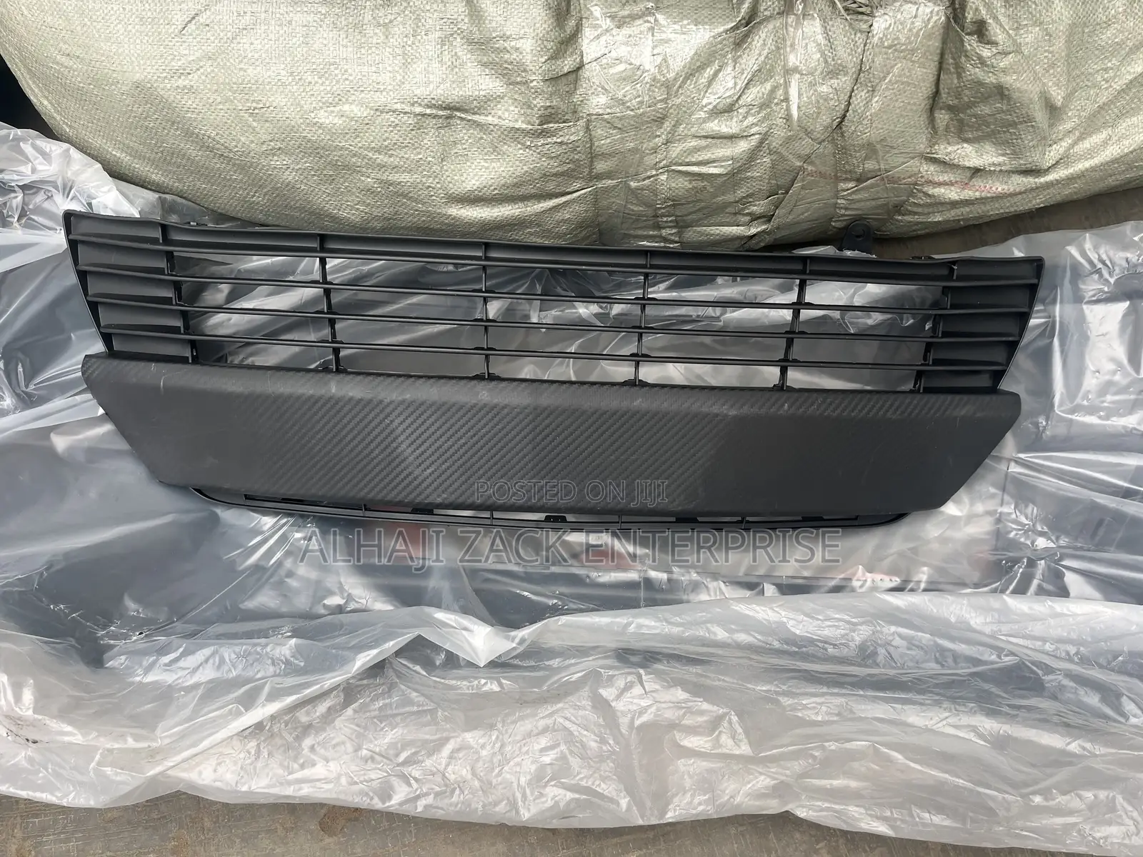 Corolla 2014 Bumper Grille Le