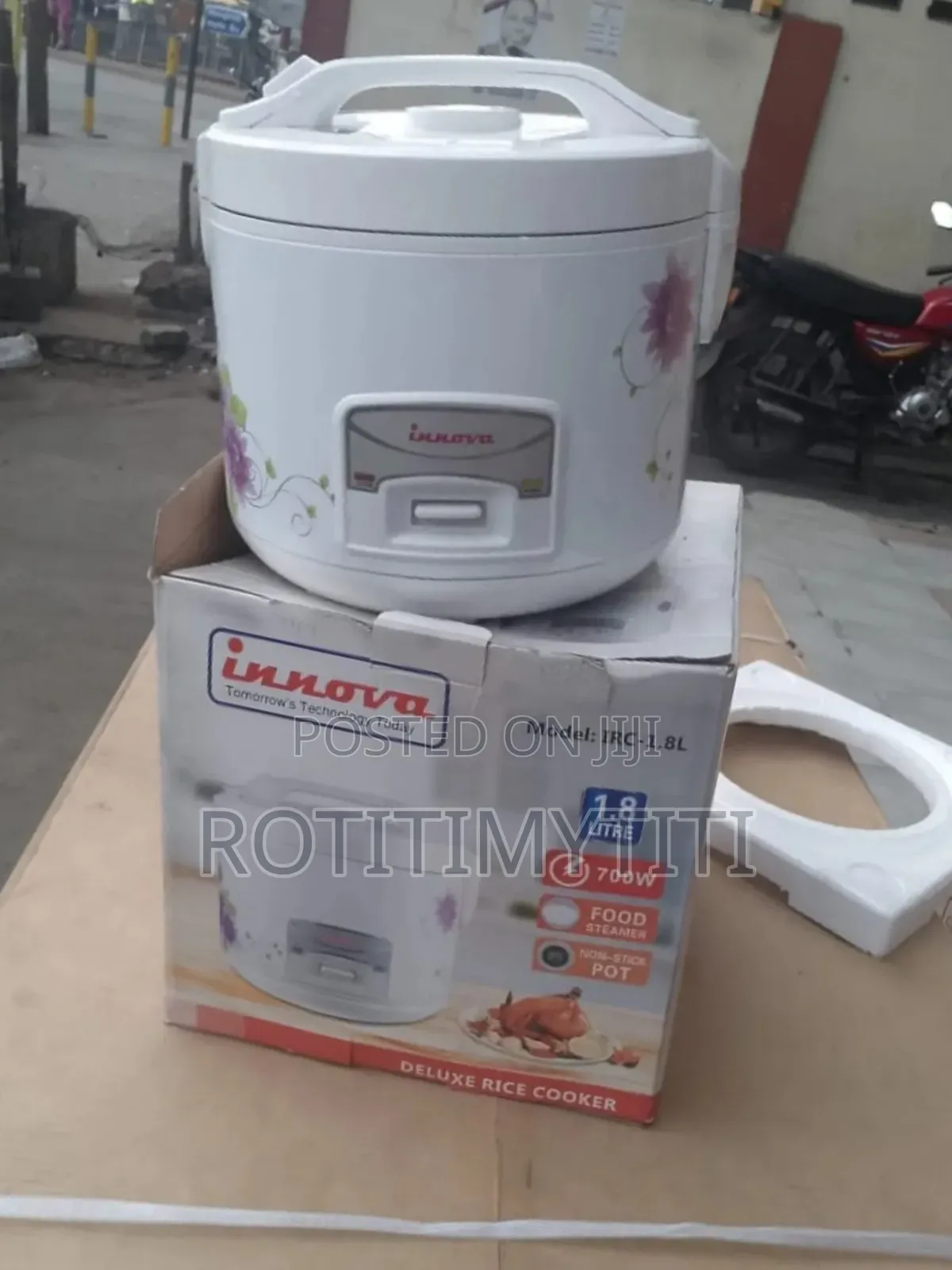 Instantly Innova Rice Cooker With 1.8 Liters and 700w