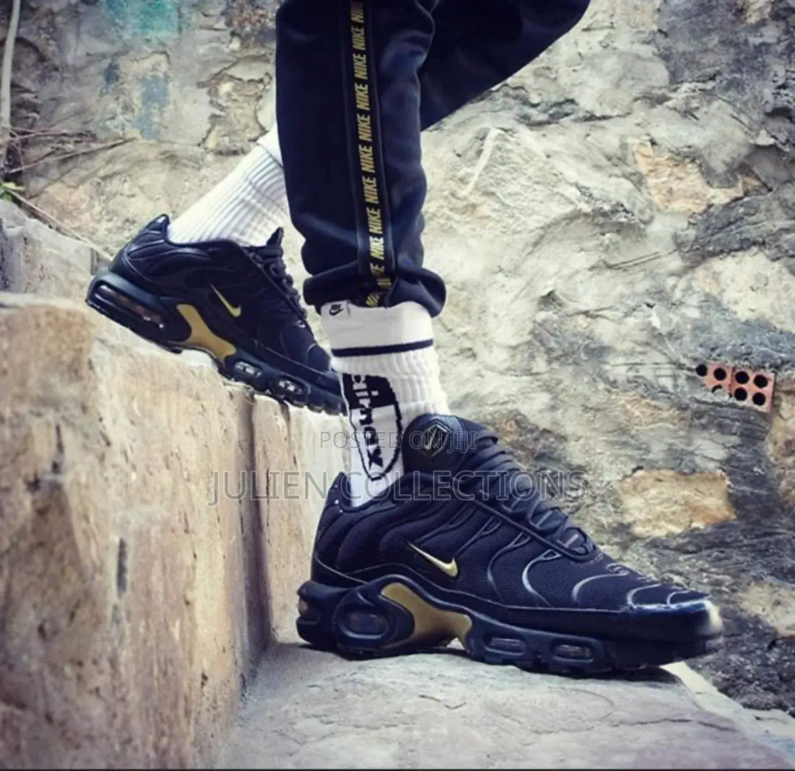 Nike Air Max Tn Trainers Black and Gold