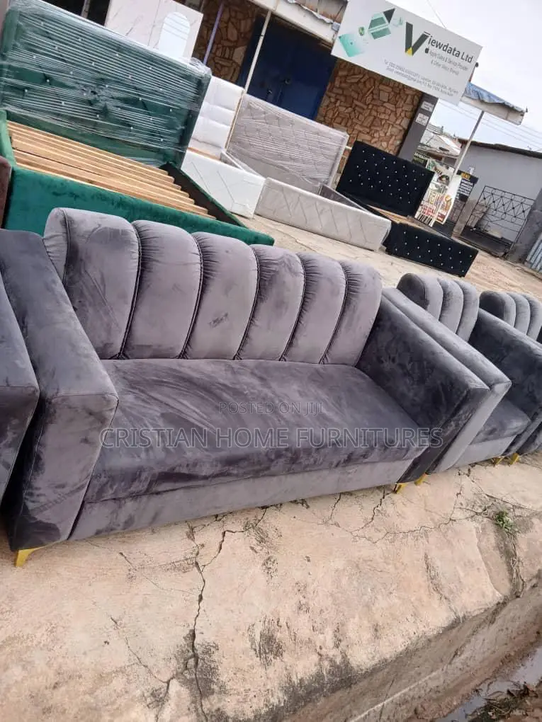 Sofa Set Available for Sale