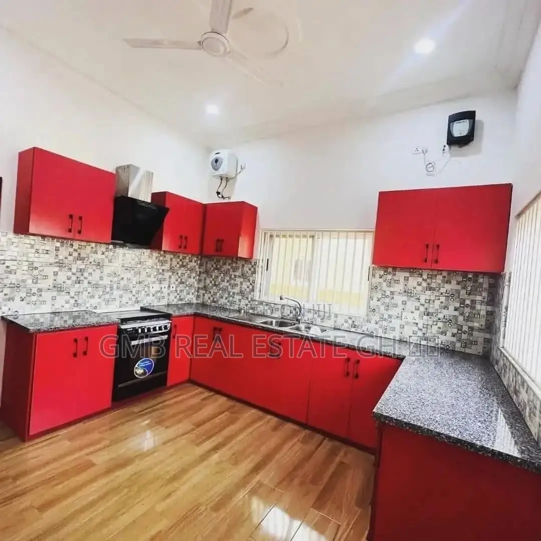 3bdrm House in Oyarifa for sale