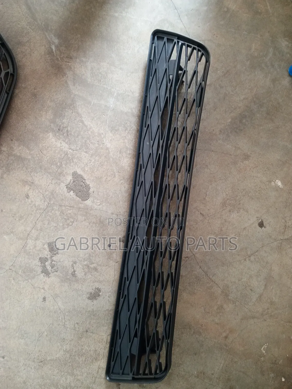Toyota Matrix Bumper Top and Down Grill 2009,2010,2011,2012