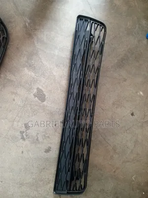 Toyota Matrix Bumper Top and Down Grill 2009,2010,2011,2012