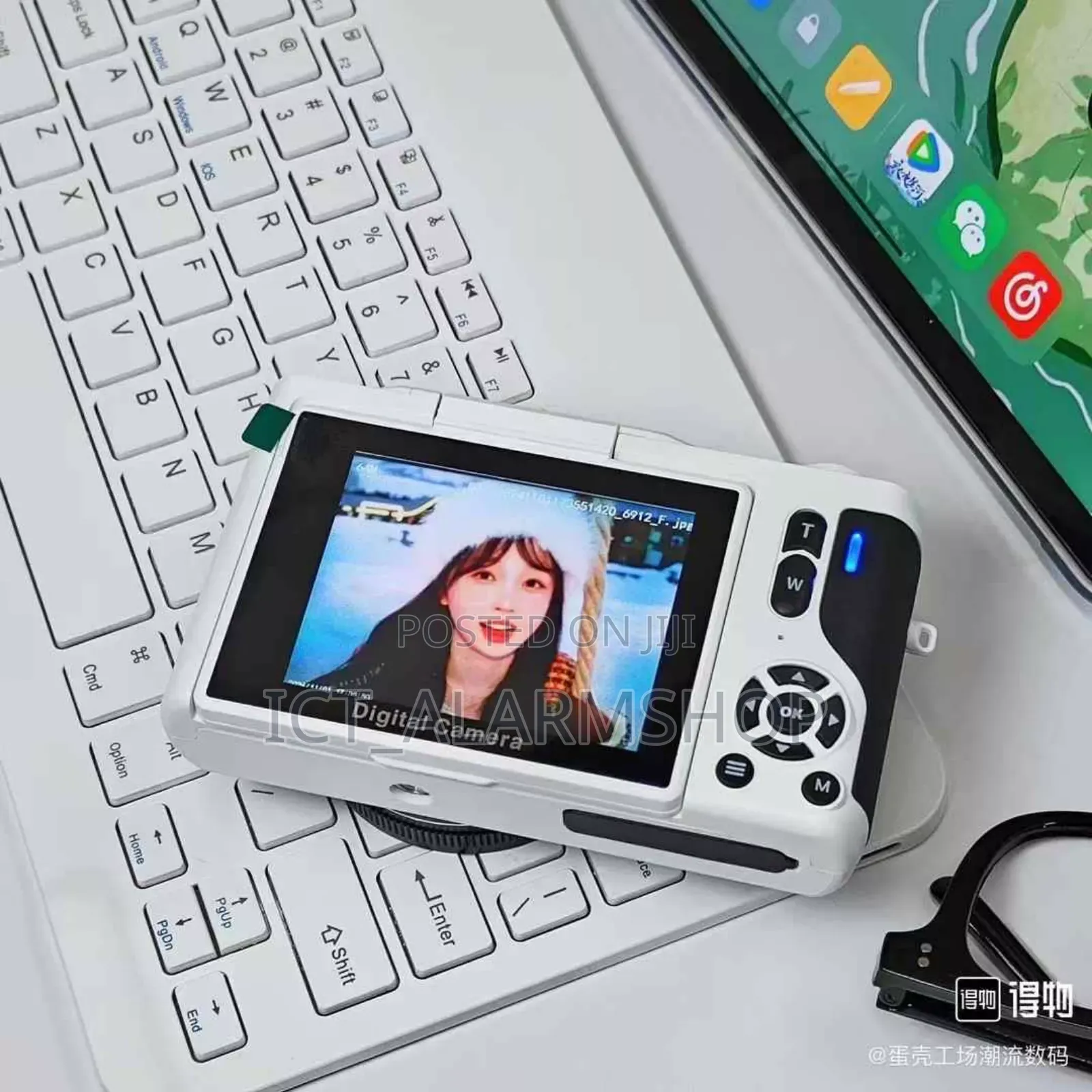 Digital Viedo Camera Recorder With Flip Screen