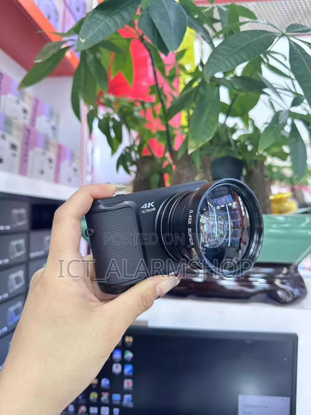 Digital Viedo Camera Recorder With Flip Screen