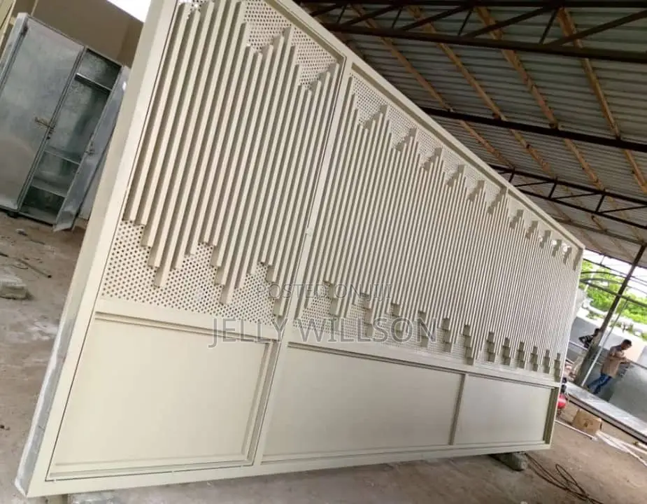 Gate 16 Feet