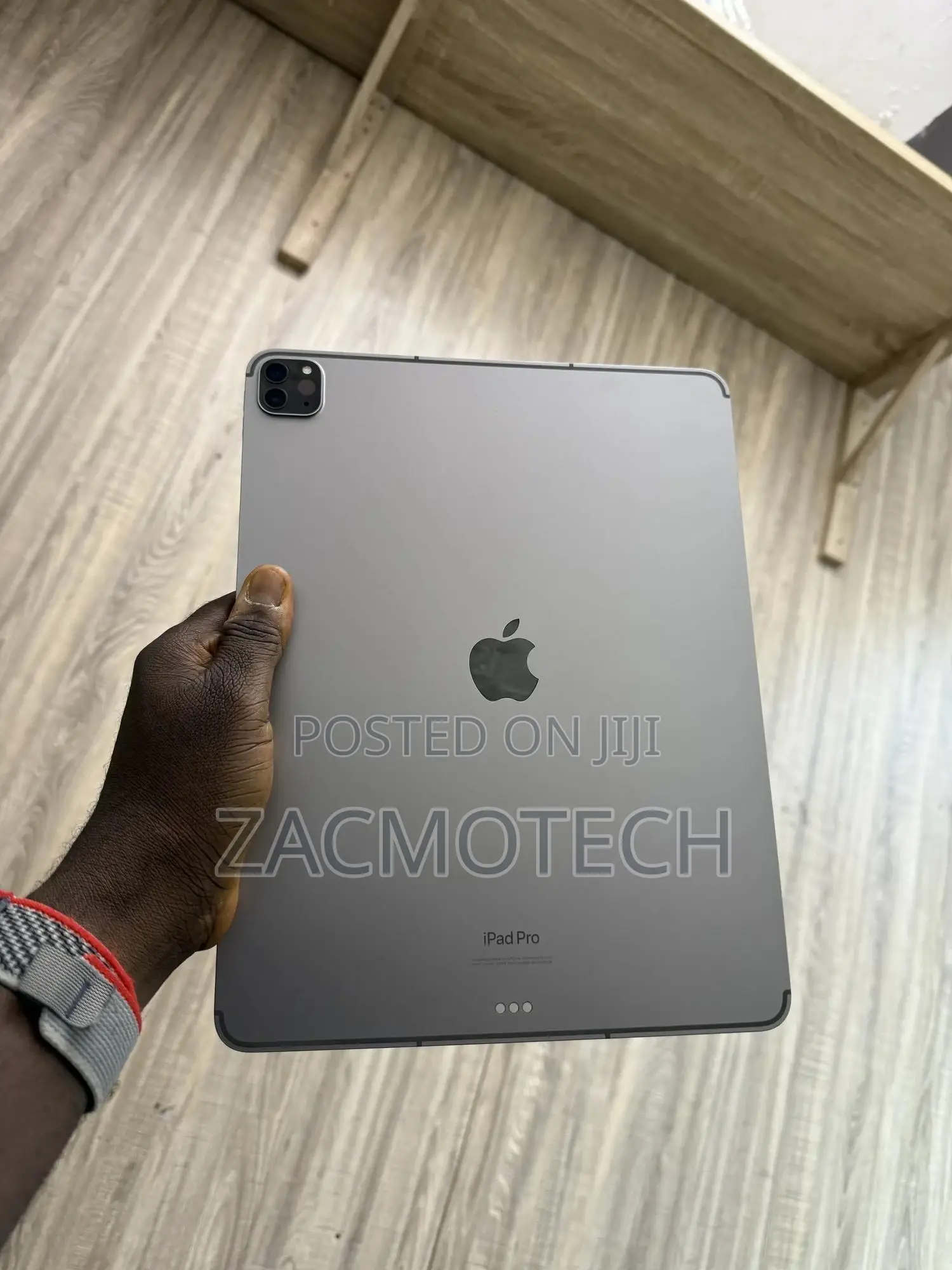 Apple iPad Pro 12.9 (2022) 256 GB Gray