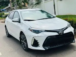 Toyota Corolla XSE 4dr Sedan (1.8L 4cyl CVT) 2017 White