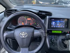 Toyota Wish 2014 Silver