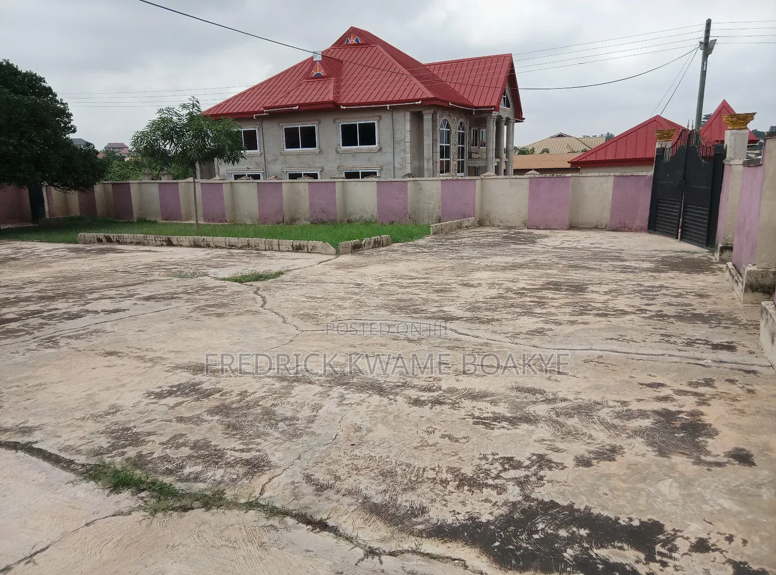6bdrm House in Brother K Estate, Kumasi Metropolitan for sale