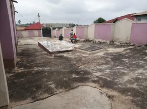 6bdrm House in Brother K Estate, Kumasi Metropolitan for sale