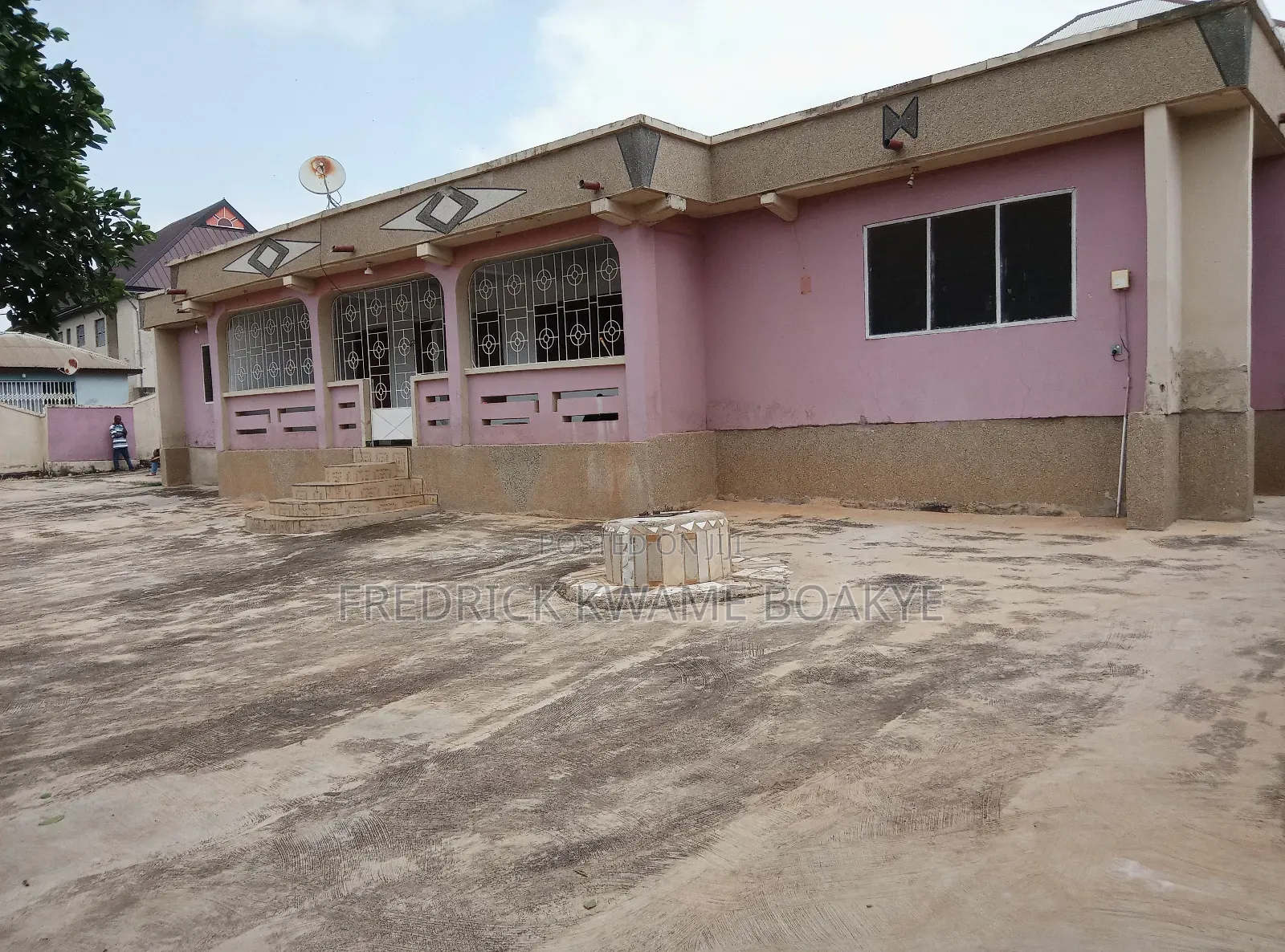 6bdrm House in Brother K Estate, Kumasi Metropolitan for sale