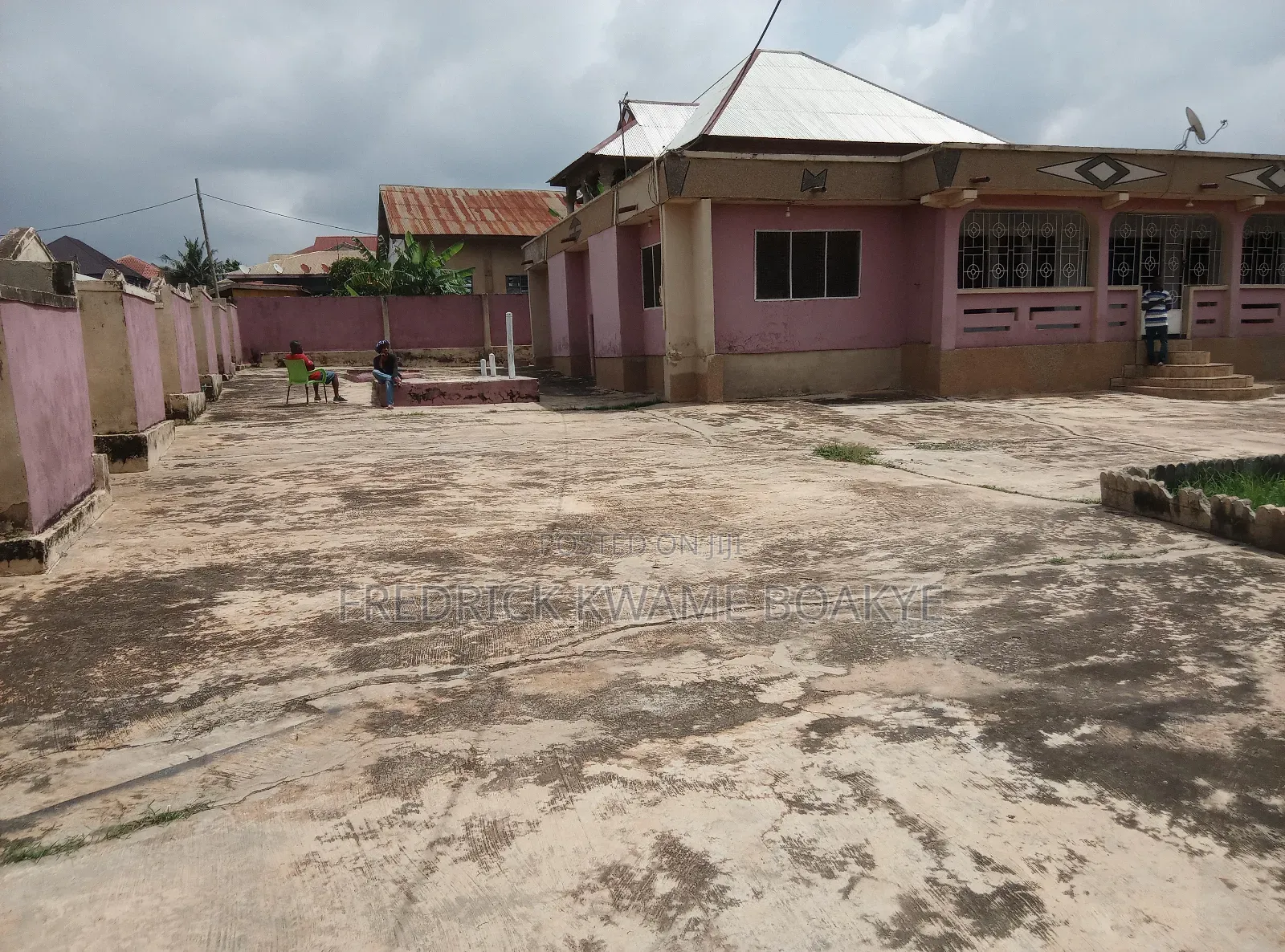 6bdrm House in Brother K Estate, Kumasi Metropolitan for sale