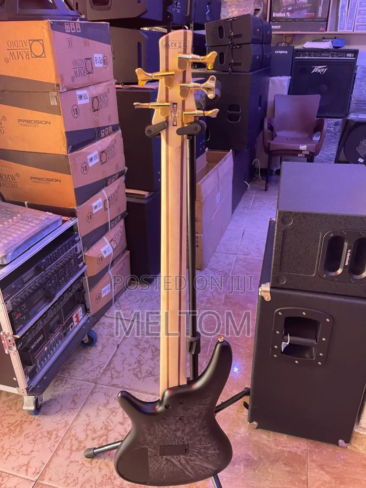 Soundgear By Ibanez Active Bass Guitar (Black And Ash Grey)