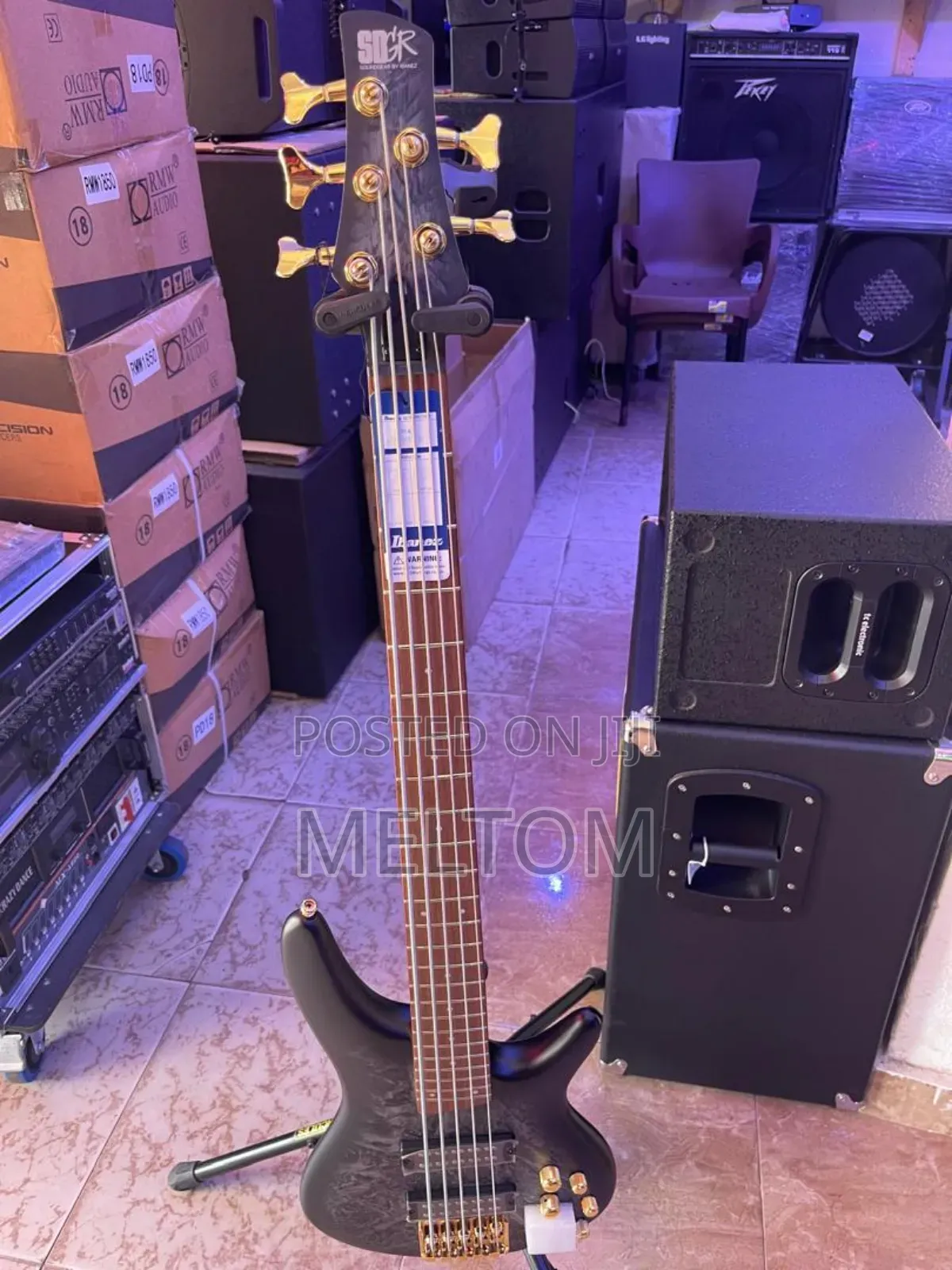 Soundgear By Ibanez Active Bass Guitar (Black And Ash Grey)