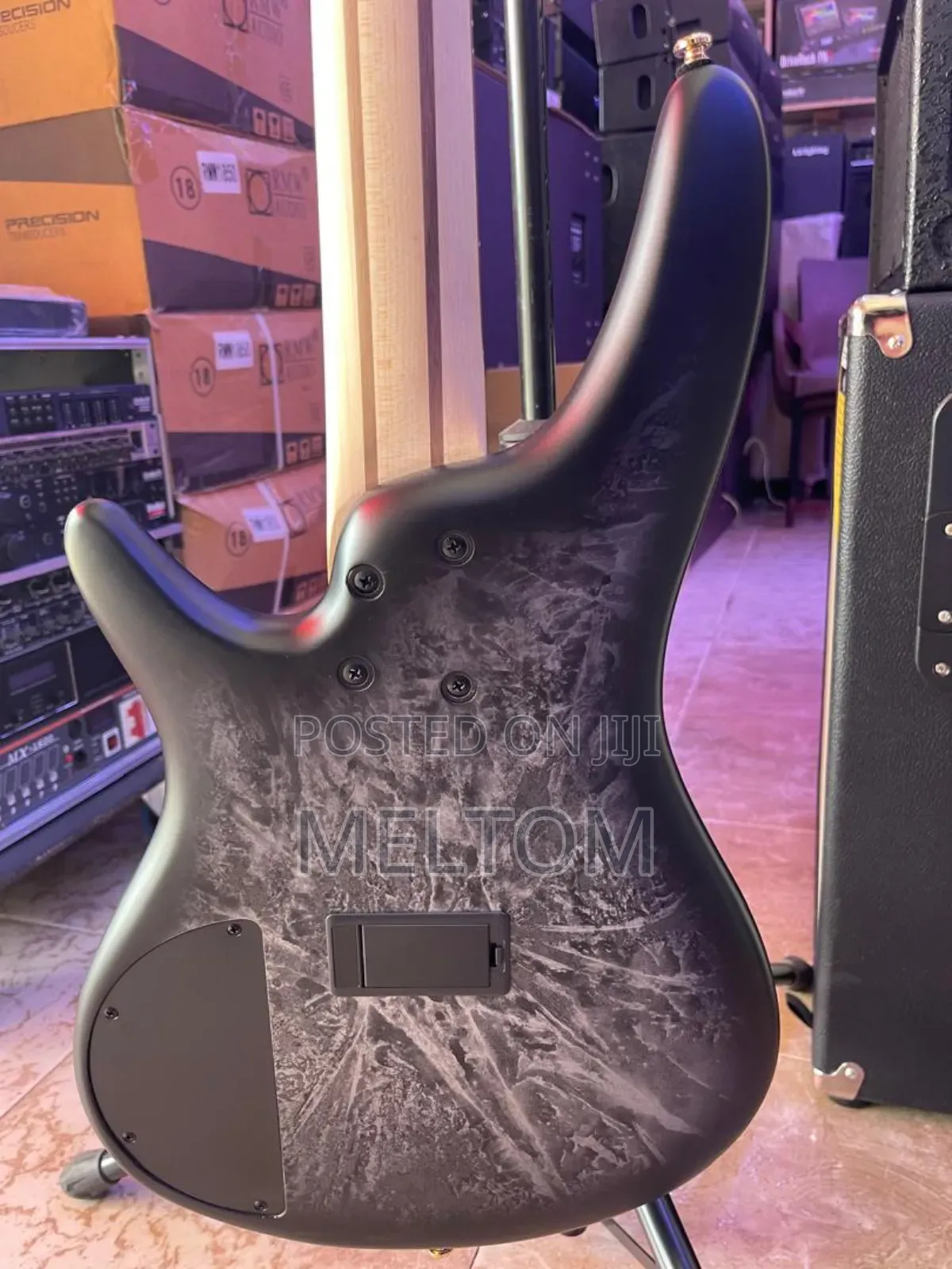 Soundgear By Ibanez Active Bass Guitar (Black And Ash Grey)