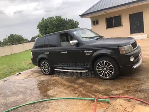 Photo - Land Rover Range Rover Supercharged 2011 Black