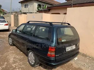 Photo - Opel Astra 1.6 2003 Green