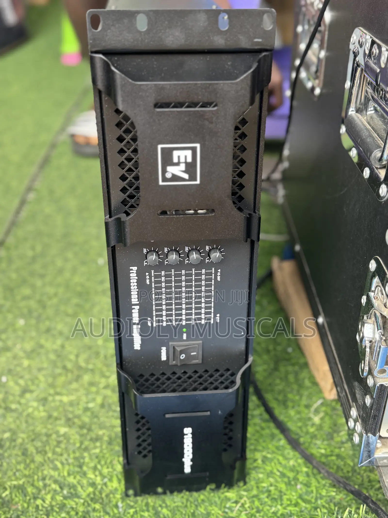 Black-Ev/19000watt Bass Amplifier. 4in1