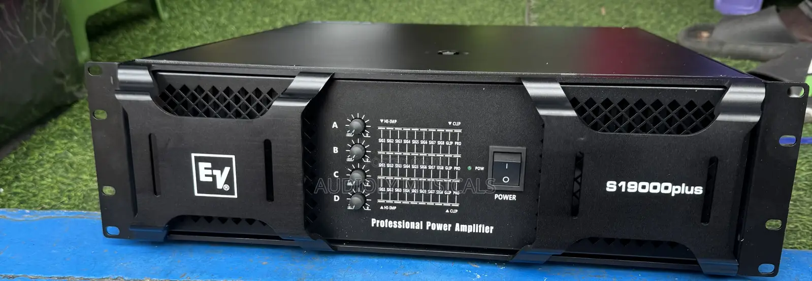Black-Ev/19000watt Bass Amplifier. 4in1