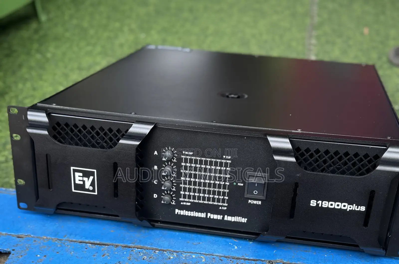 Black-Ev/19000watt Bass Amplifier. 4in1