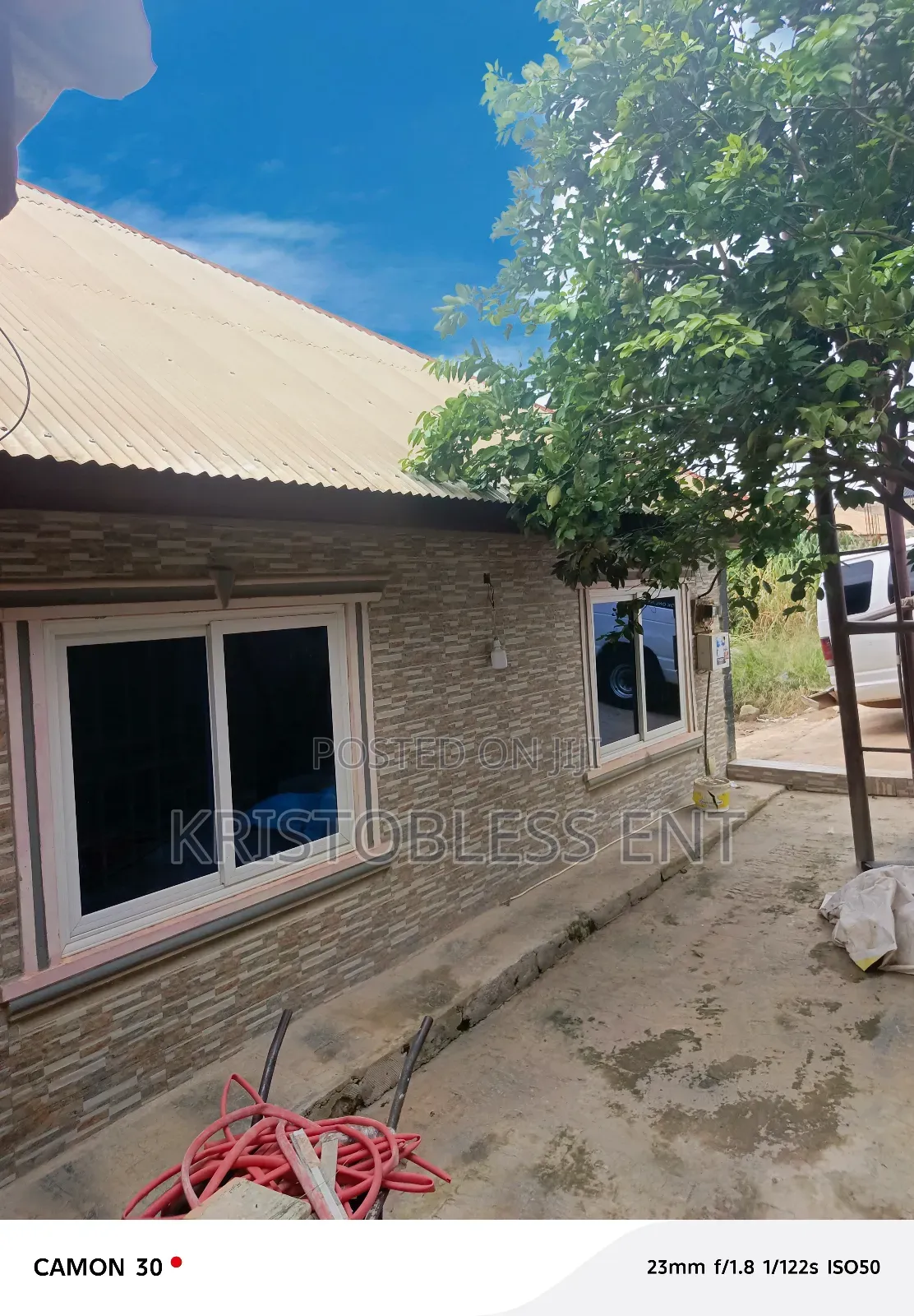 5bdrm House in Obey Francis, Atwima Nwabiagya for sale