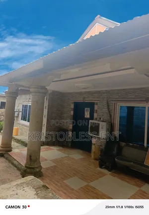 5bdrm House in Obey Francis, Atwima Nwabiagya for sale