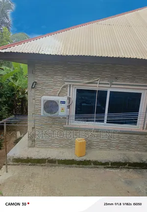 5bdrm House in Obey Francis, Atwima Nwabiagya for sale