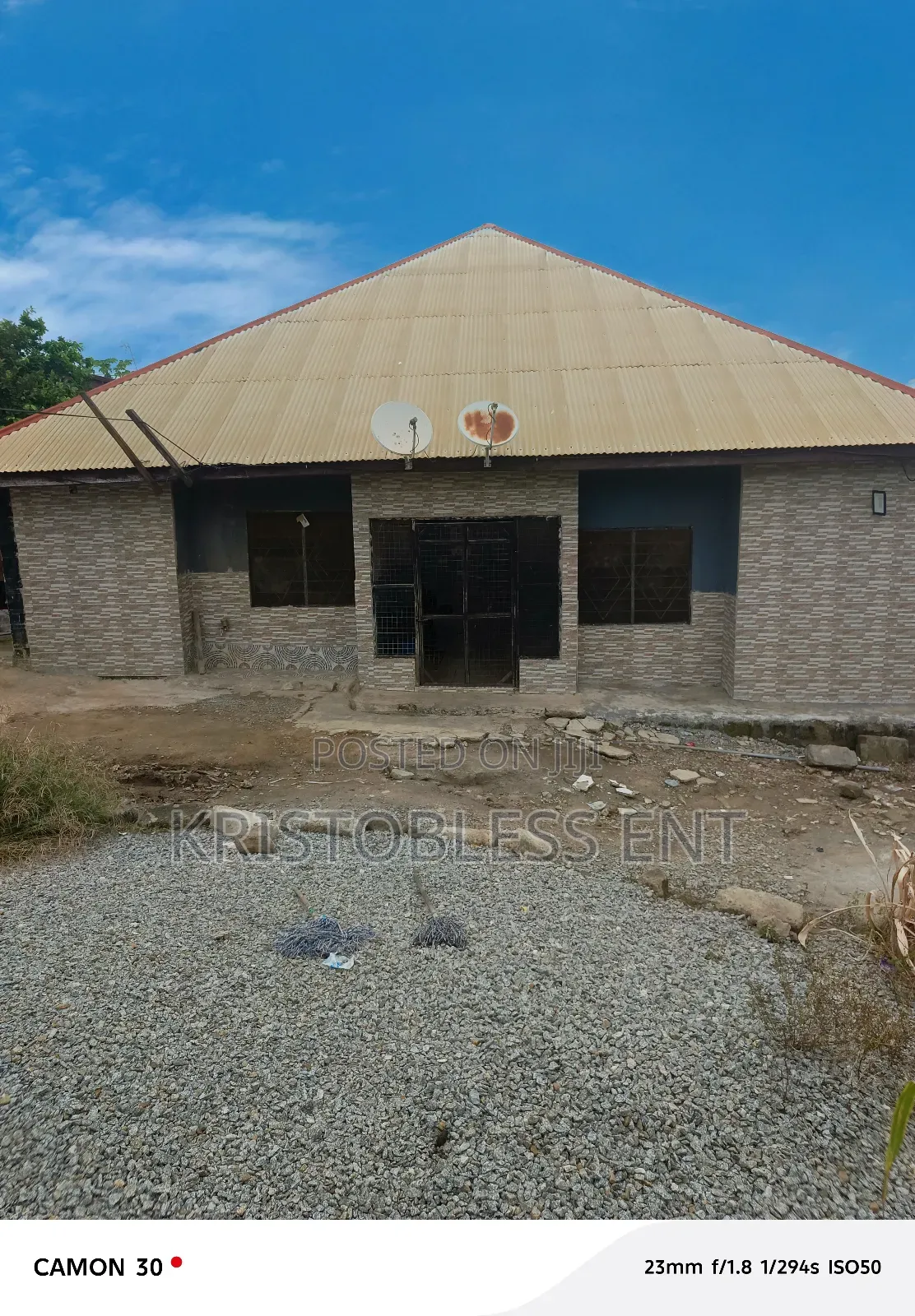 5bdrm House in Obey Francis, Atwima Nwabiagya for sale