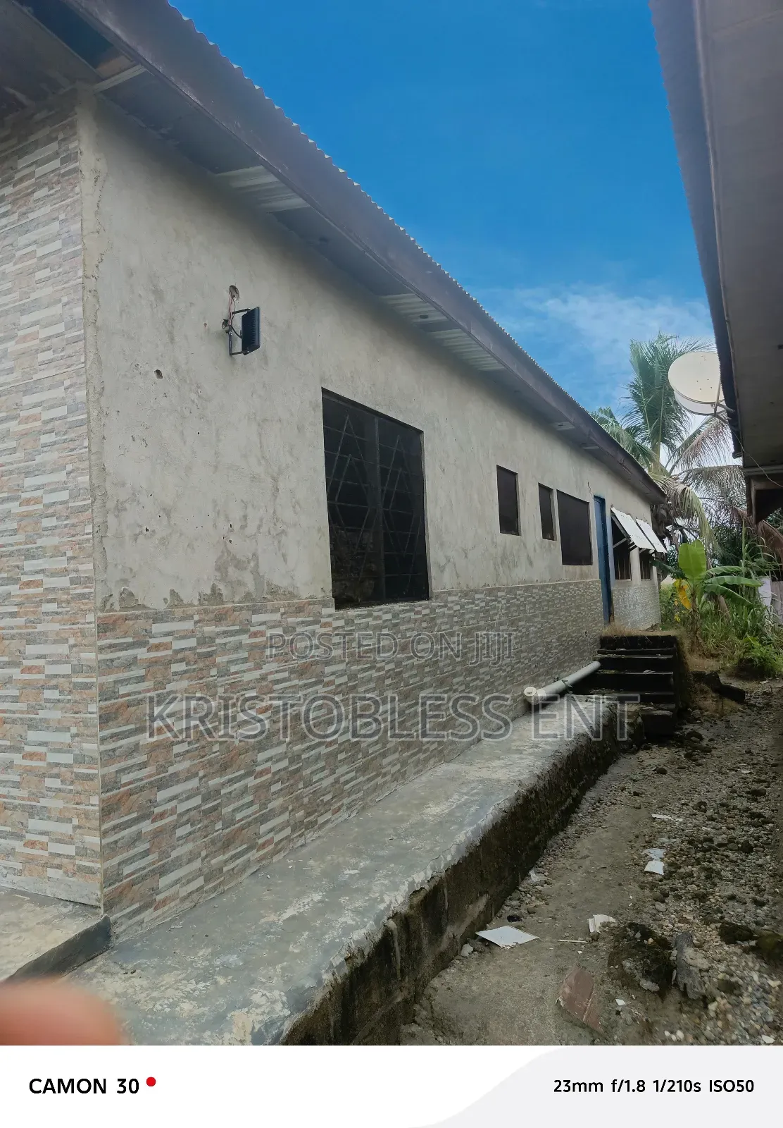 5bdrm House in Obey Francis, Atwima Nwabiagya for sale