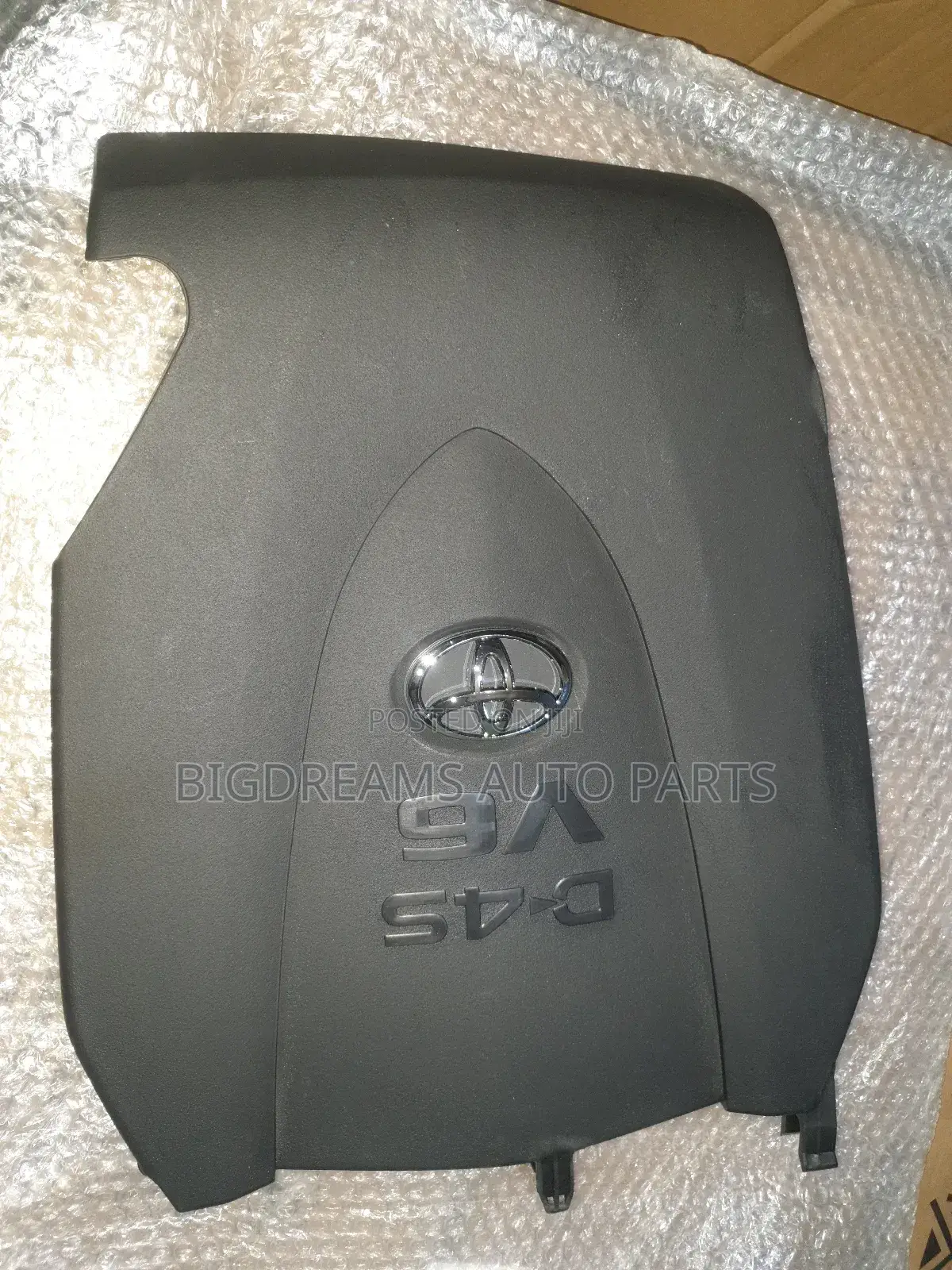 Toyota Tacoma 16-24 Top Engine Cover.