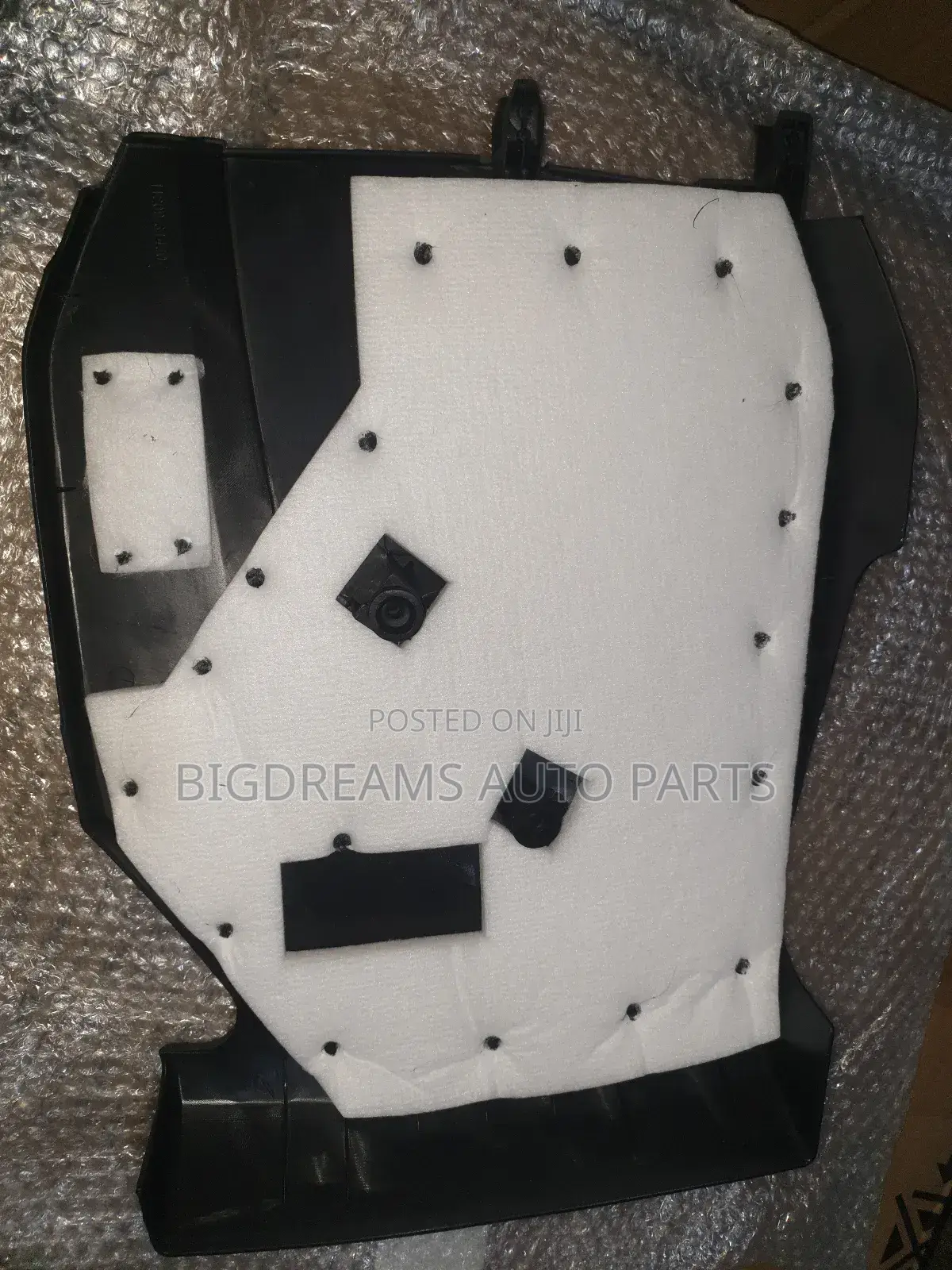 Toyota Tacoma 16-24 Top Engine Cover.