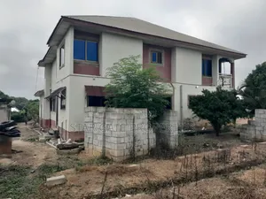 6bdrm House in Mampongteng Heman., Kumasi Metropolitan for sale