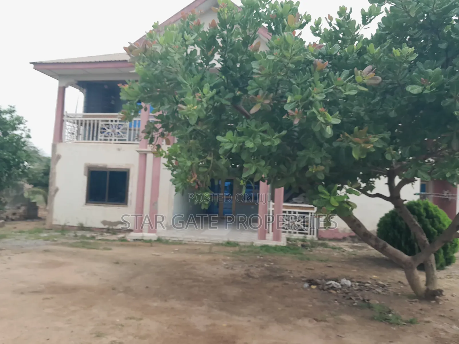 6bdrm House in Mampongteng Heman., Kumasi Metropolitan for sale