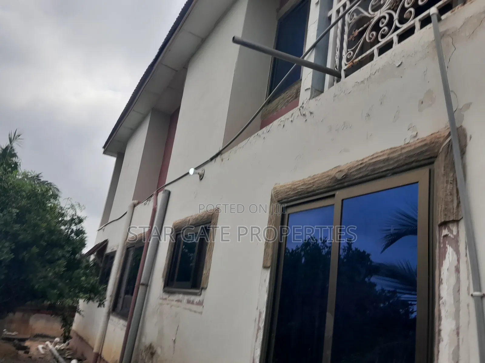 6bdrm House in Mampongteng Heman., Kumasi Metropolitan for sale