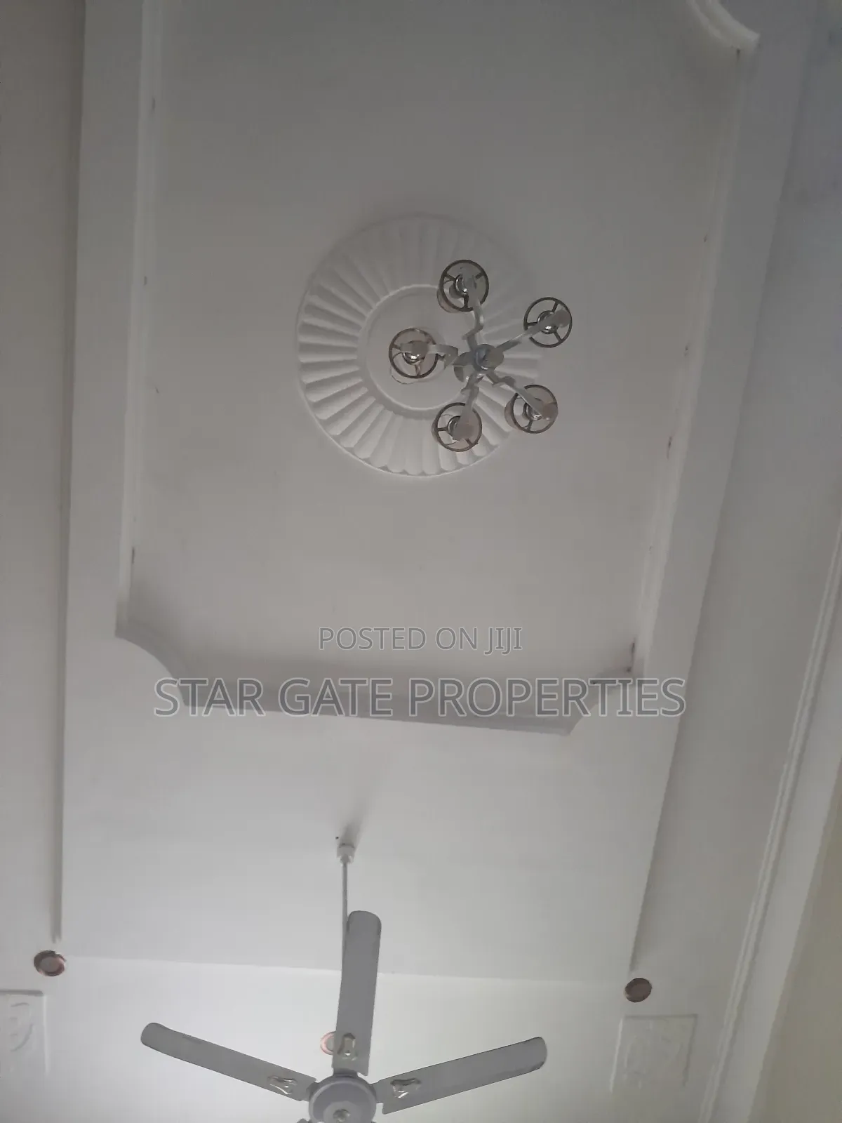 6bdrm House in Mampongteng Heman., Kumasi Metropolitan for sale