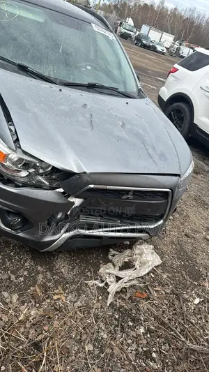 Mitsubishi Outlander Axs Bumper and Headlight