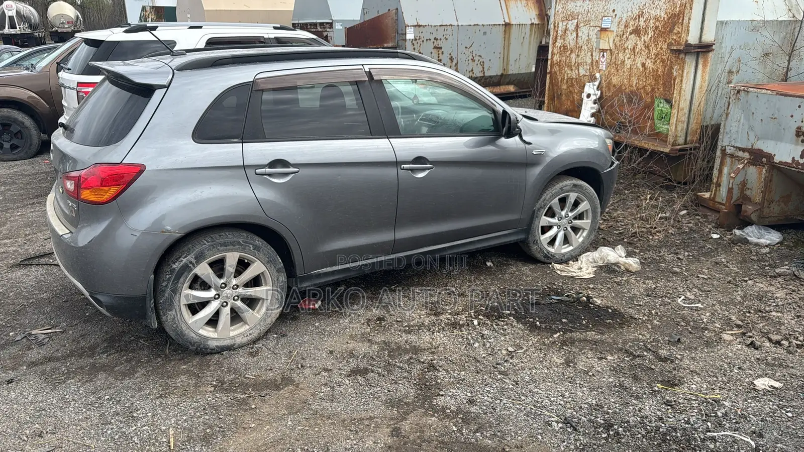 Mitsubishi Outlander Axs Bumper and Headlight