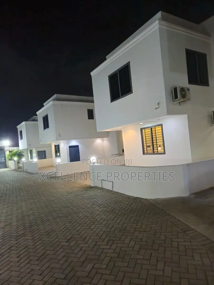 2bdrm Duplex in Xcellence Properties, School Junction for rent