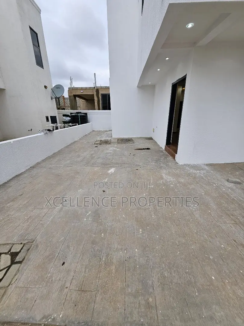 2bdrm Duplex in Xcellence Properties, School Junction for rent