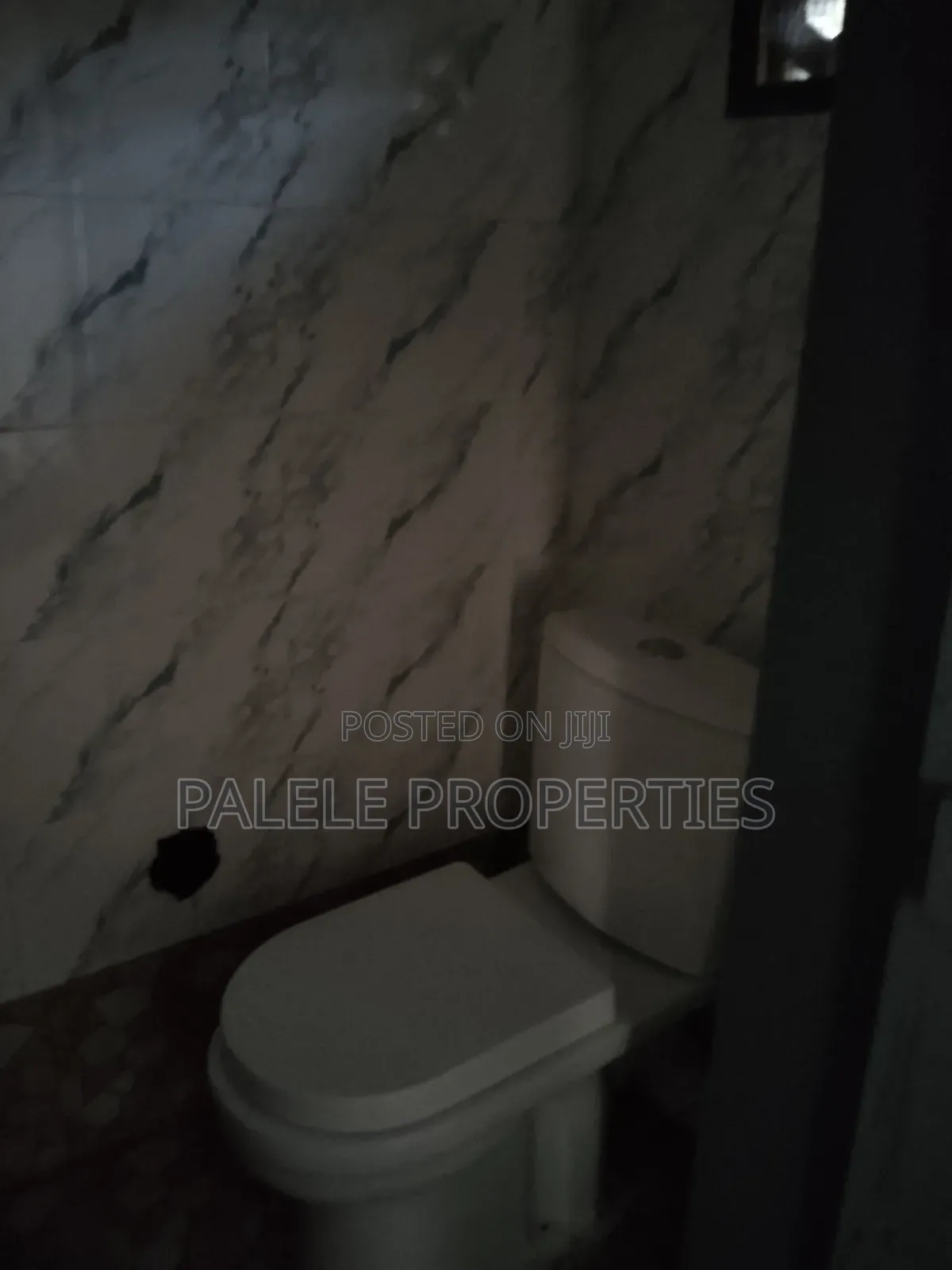 1bdrm House in Dansoman Exhibition for rent