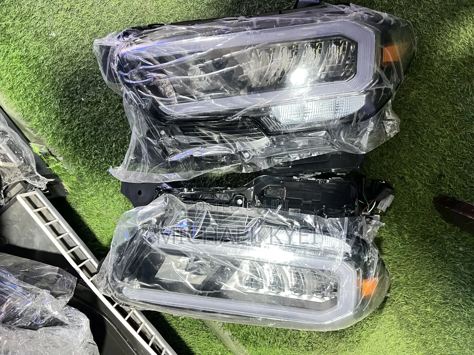 Toyota Tacoma 2016 Spec Headlight