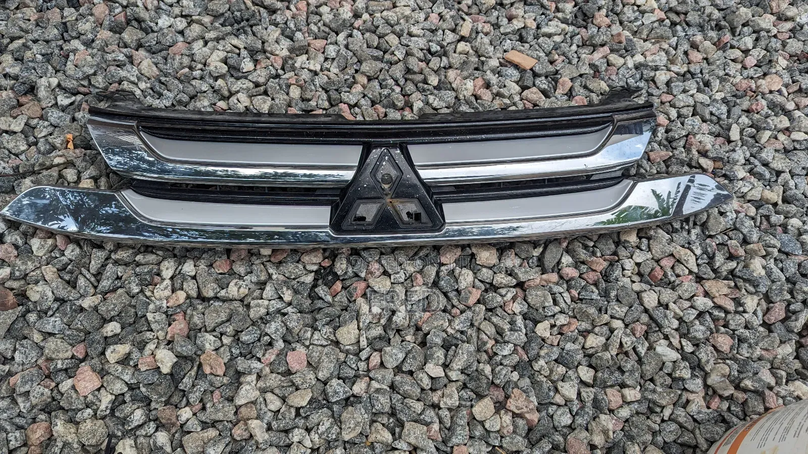 Mitsubishi Outlander Front Bumper Grill