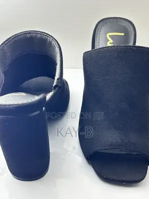 Lulus Raelynn Black Suede Peep-Toe Mules Eus37.5