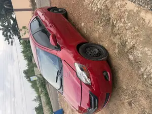 Photo - Toyota Yaris 2008 Red